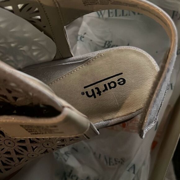 ✨Earth Origins Women's Murano Mist Laser Cut Sz 9.5M Sandals✨ - Picture 6 of 6